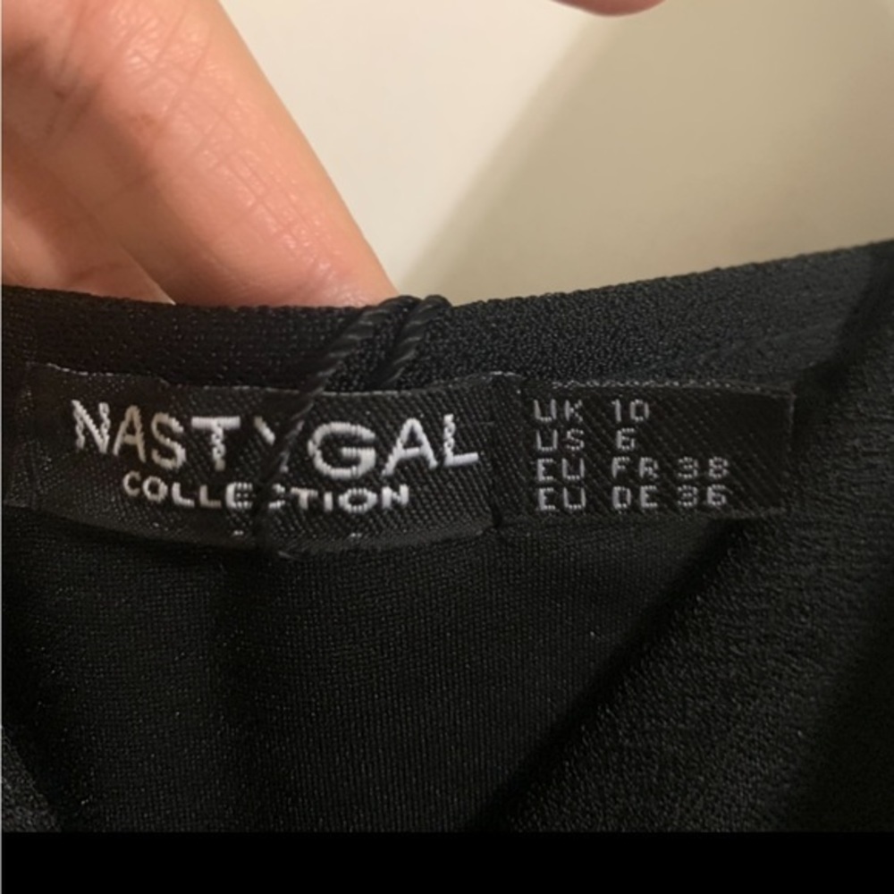 Nasty Gal Black V-Neck Jumpsuit Size 6 - Picture 8 of 10
